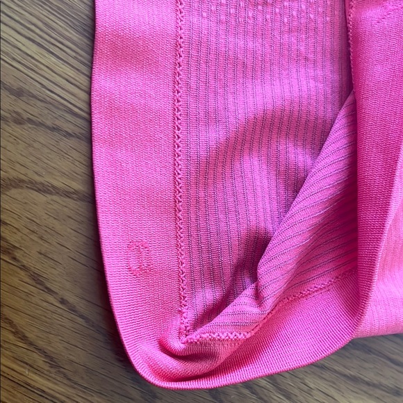 Used Lululemon swiftly tech shirt in a shade of pink - Picture 4 of 8